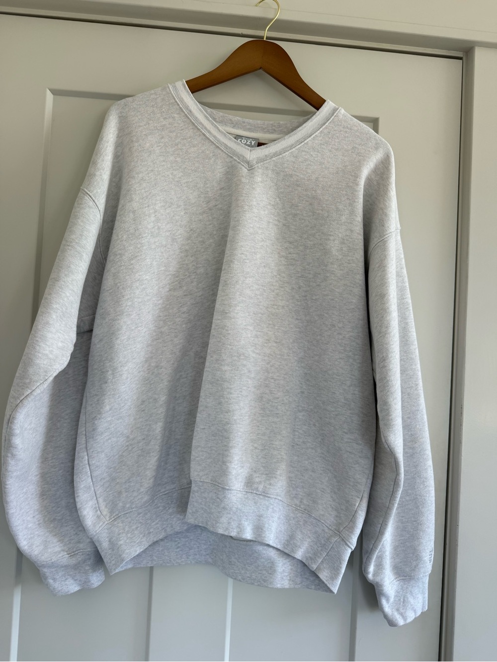 Aritzia TNA Cozy Fleece Boyfriend V-Neck Sweatshirt Heather Chrome Large